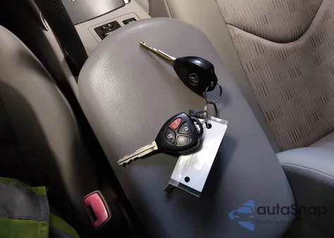 2010 Toyota Rav4 z USA, uszkodzony, nr VIN JTMBF4DV4AD032951